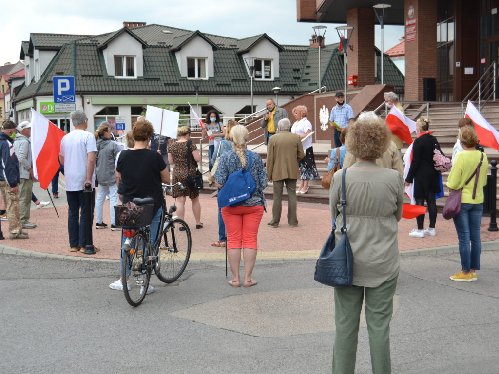 Protest przed tarnobrzeskim sądem