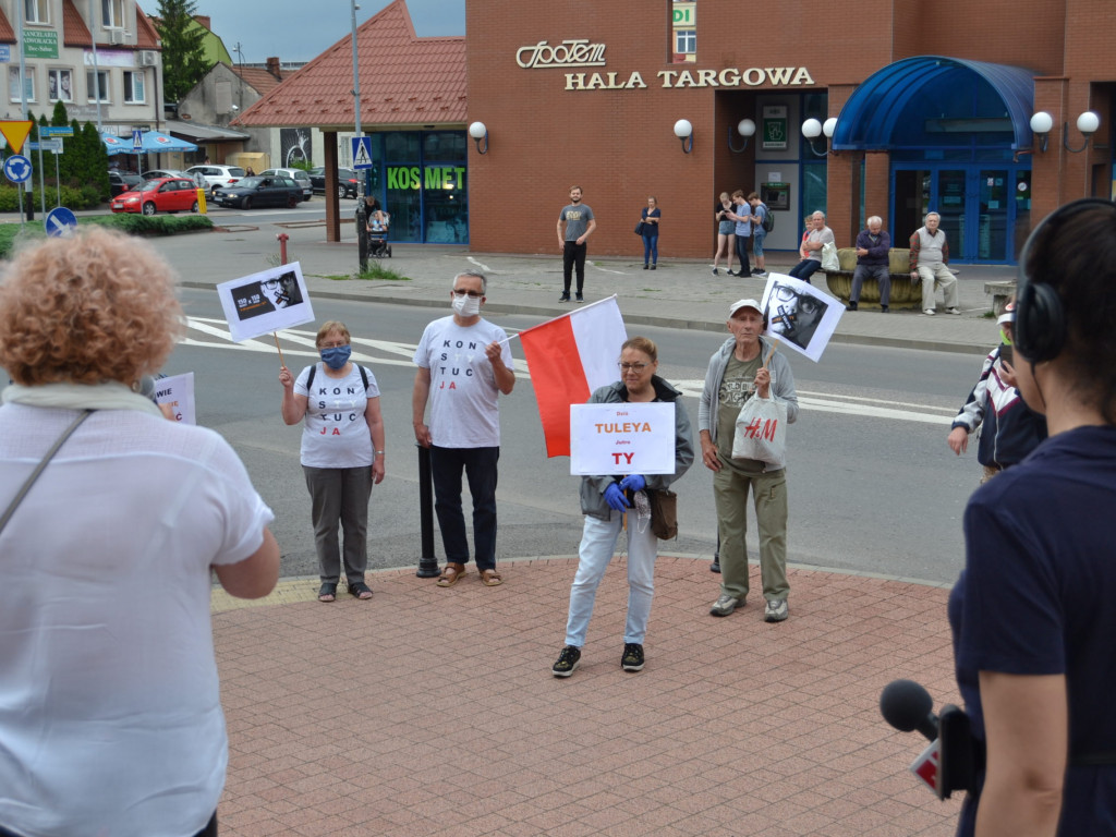 Protest przed tarnobrzeskim sądem