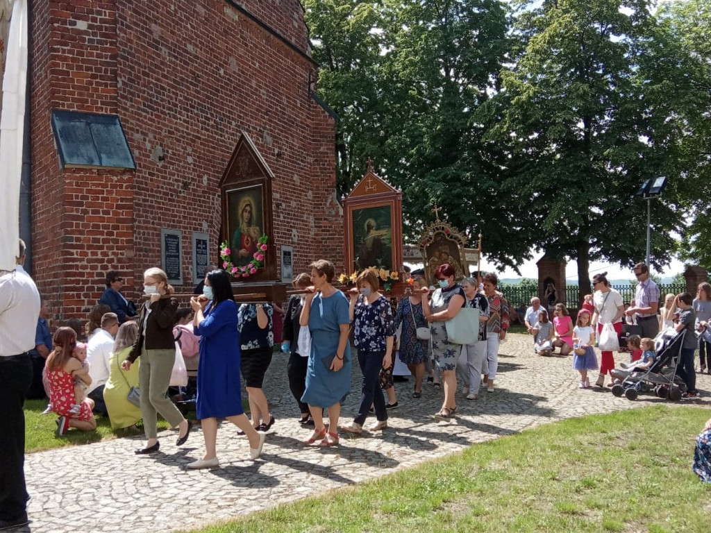Boże Ciało w dobie pandemii - Tarnobrzeg-Miechocin [zdjęcia]