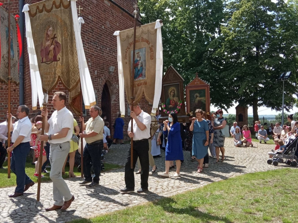 Boże Ciało w dobie pandemii - Tarnobrzeg-Miechocin [zdjęcia]