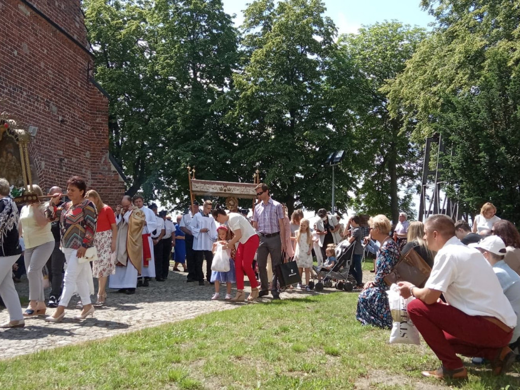 Boże Ciało w dobie pandemii - Tarnobrzeg-Miechocin [zdjęcia]