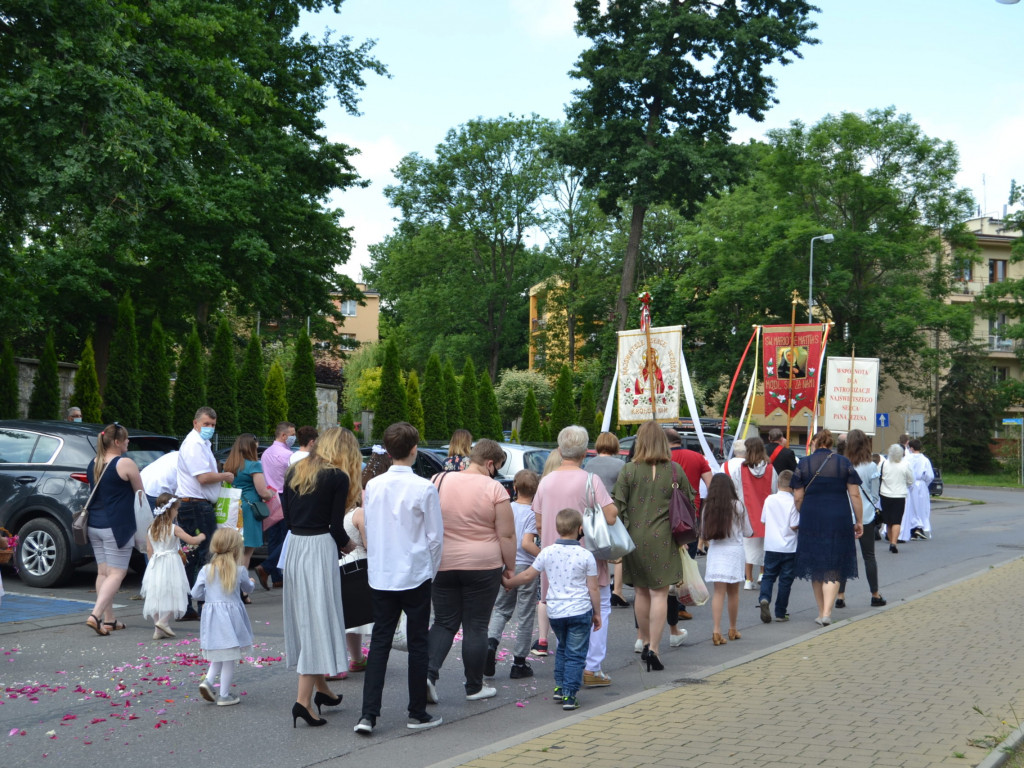 Boże Ciało w parafii Chrystusa Króla w Tarnobrzegu [zdjęcia]