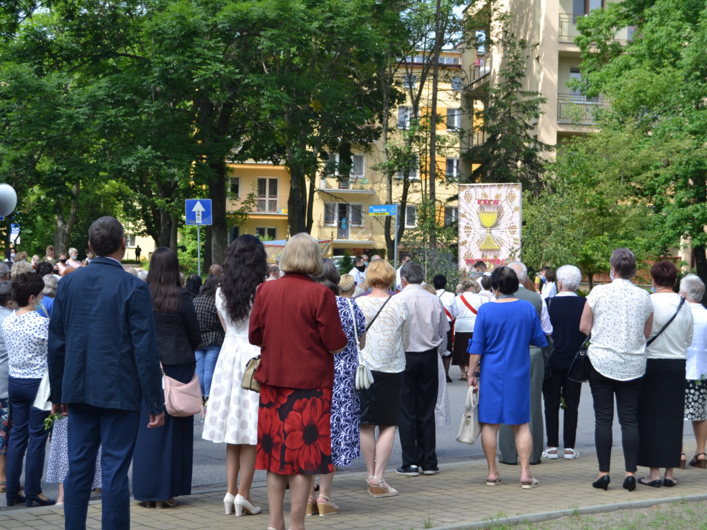 Boże Ciało w parafii Chrystusa Króla w Tarnobrzegu [zdjęcia]