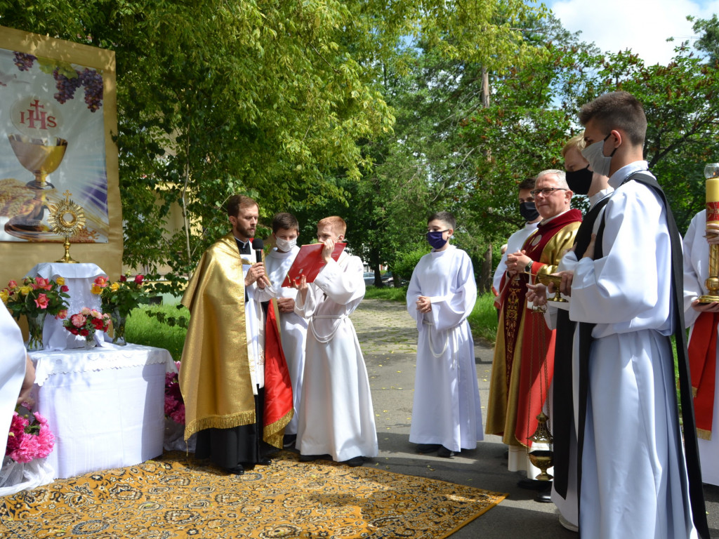 Boże Ciało w parafii Chrystusa Króla w Tarnobrzegu [zdjęcia]