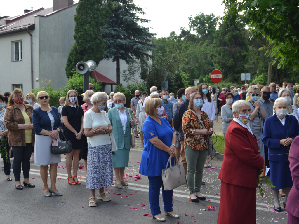 Boże Ciało w parafii Chrystusa Króla w Tarnobrzegu [zdjęcia]