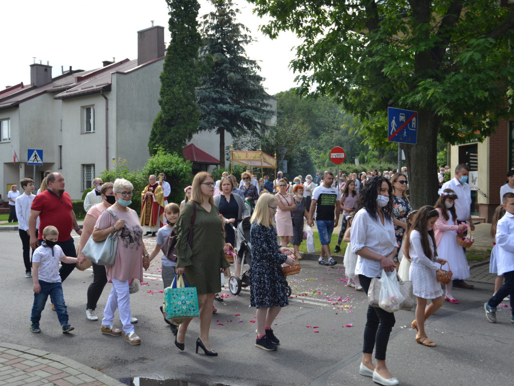 Boże Ciało w parafii Chrystusa Króla w Tarnobrzegu [zdjęcia]