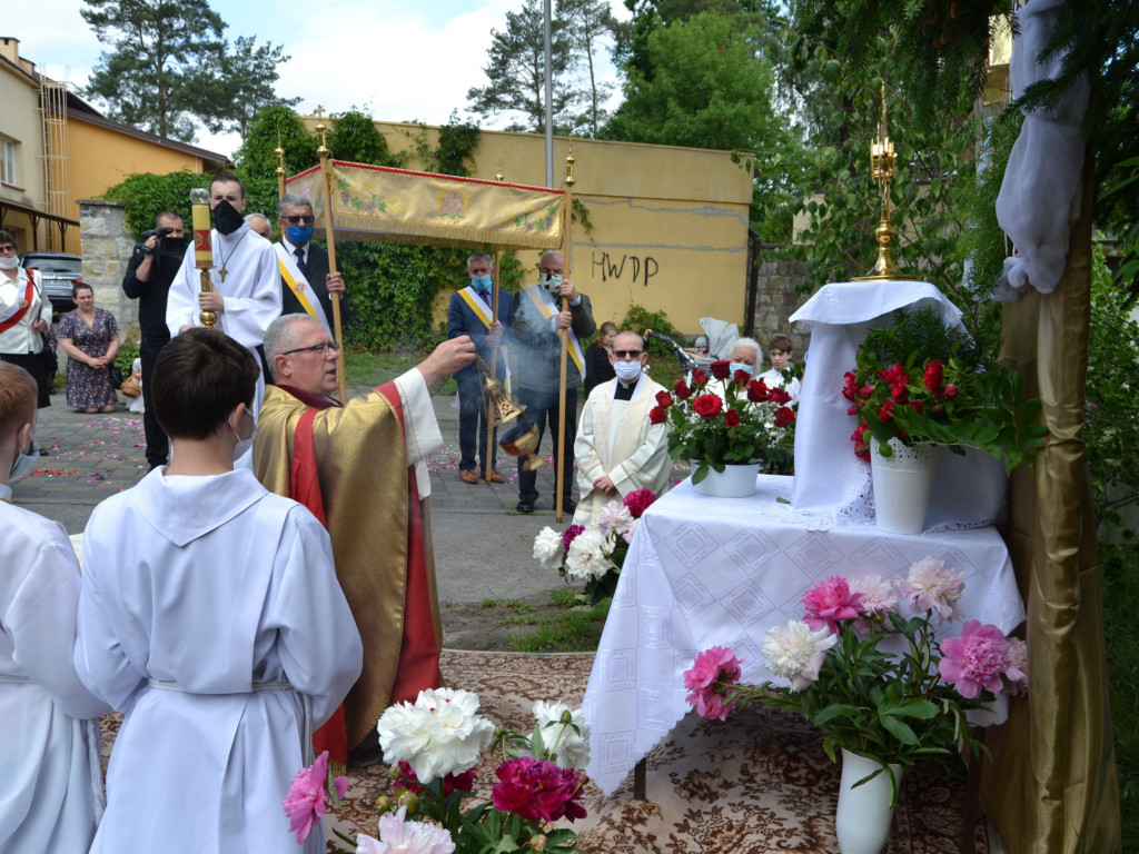 Boże Ciało w parafii Chrystusa Króla w Tarnobrzegu [zdjęcia]