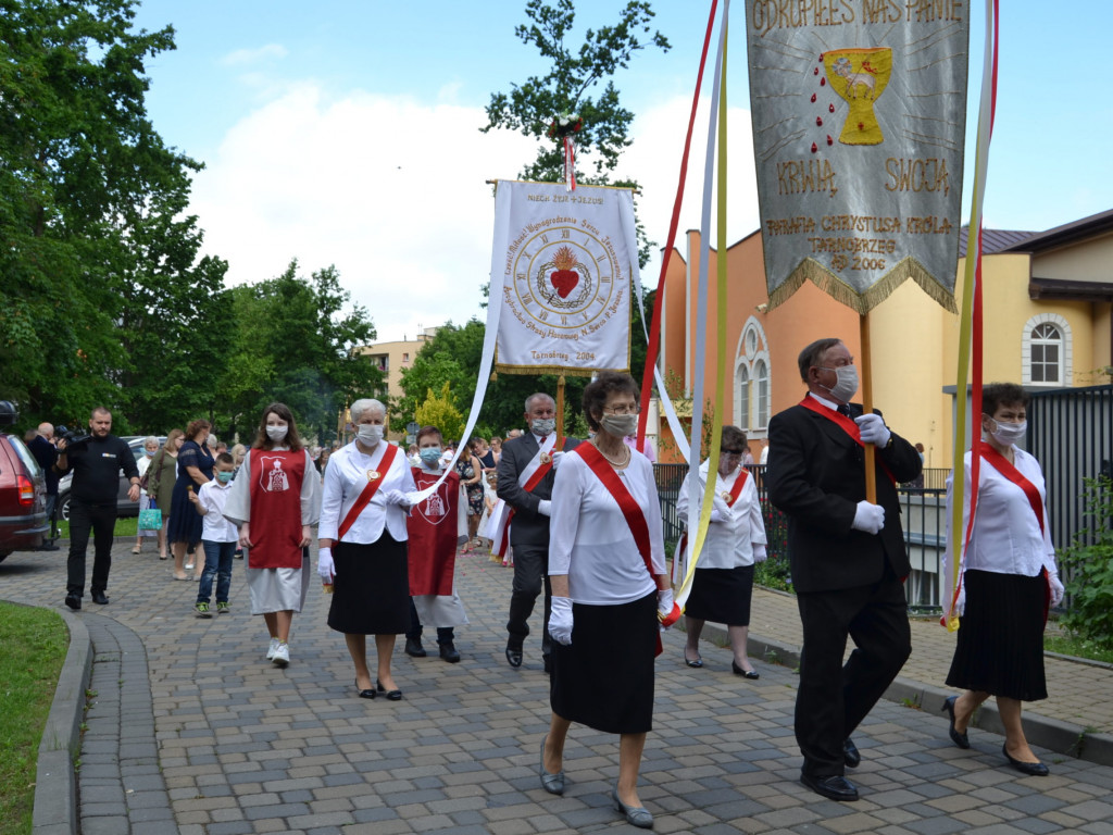 Boże Ciało w parafii Chrystusa Króla w Tarnobrzegu [zdjęcia]