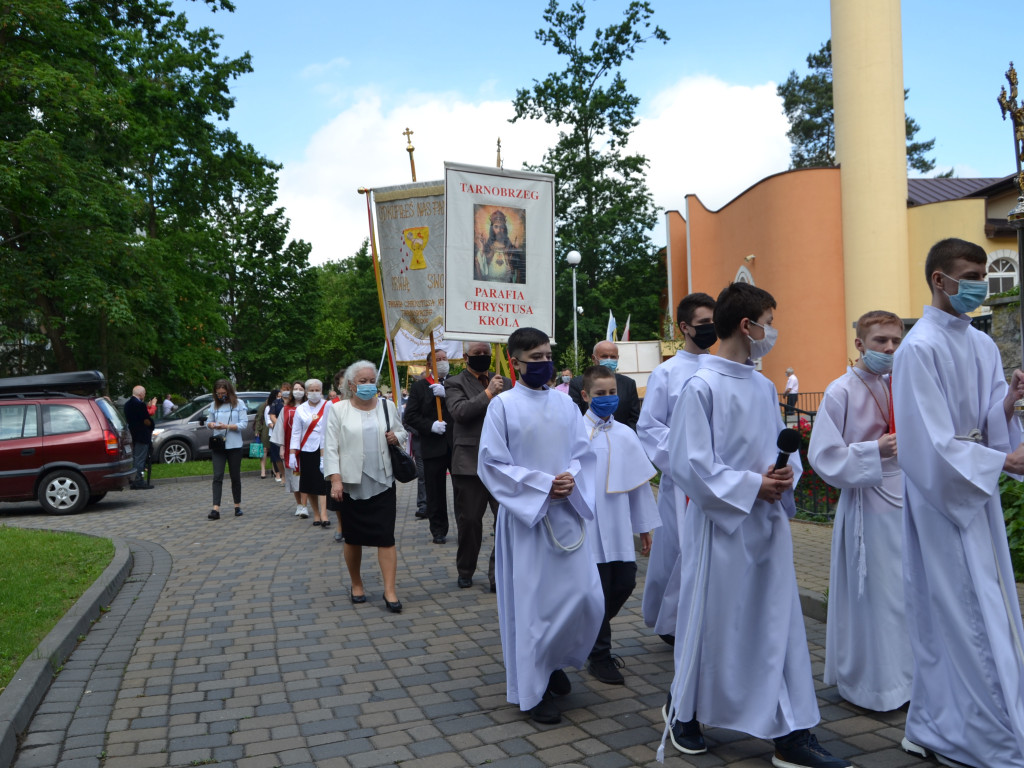 Boże Ciało w parafii Chrystusa Króla w Tarnobrzegu [zdjęcia]