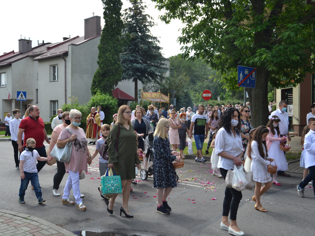 Boże Ciało w parafii Chrystusa Króla w Tarnobrzegu [zdjęcia]