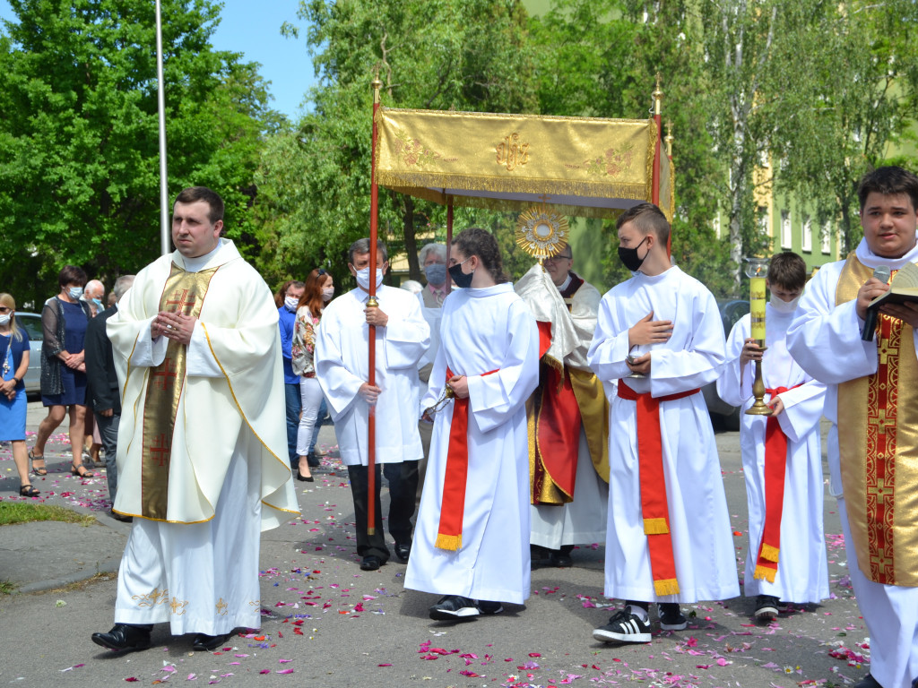 Boże Ciało w dobie pandemii - Tarnobrzeg - parafia Świętej Barbary [zdjecia]
