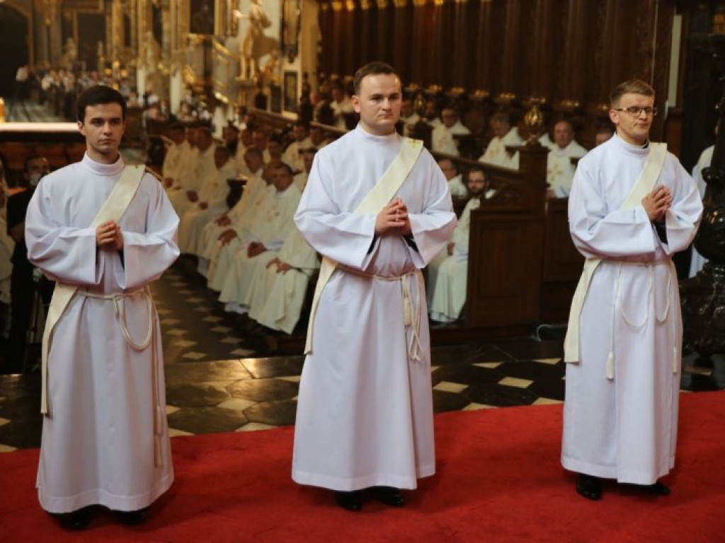Diecezja sandomierska ma trzech nowych kapłanów [zdjęcia]