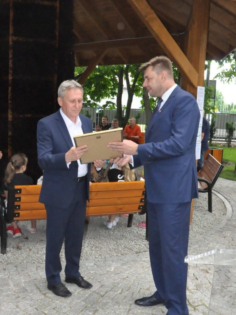 Na sandomierskim osiedlu prawie jak w Ciechocinku. Nowy park z tężnią już otwarty [zdjęcia]