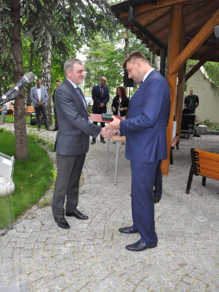 Na sandomierskim osiedlu prawie jak w Ciechocinku. Nowy park z tężnią już otwarty [zdjęcia]