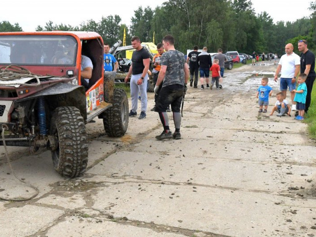 Hardcorowa jazda nad Jeziorem Tarnobrzeskim (zdjęcia)