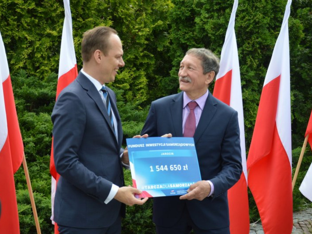 Rafał Weber wręczył promesy włodarzom z terenów powiatu niżańskiego [zdjęcia]