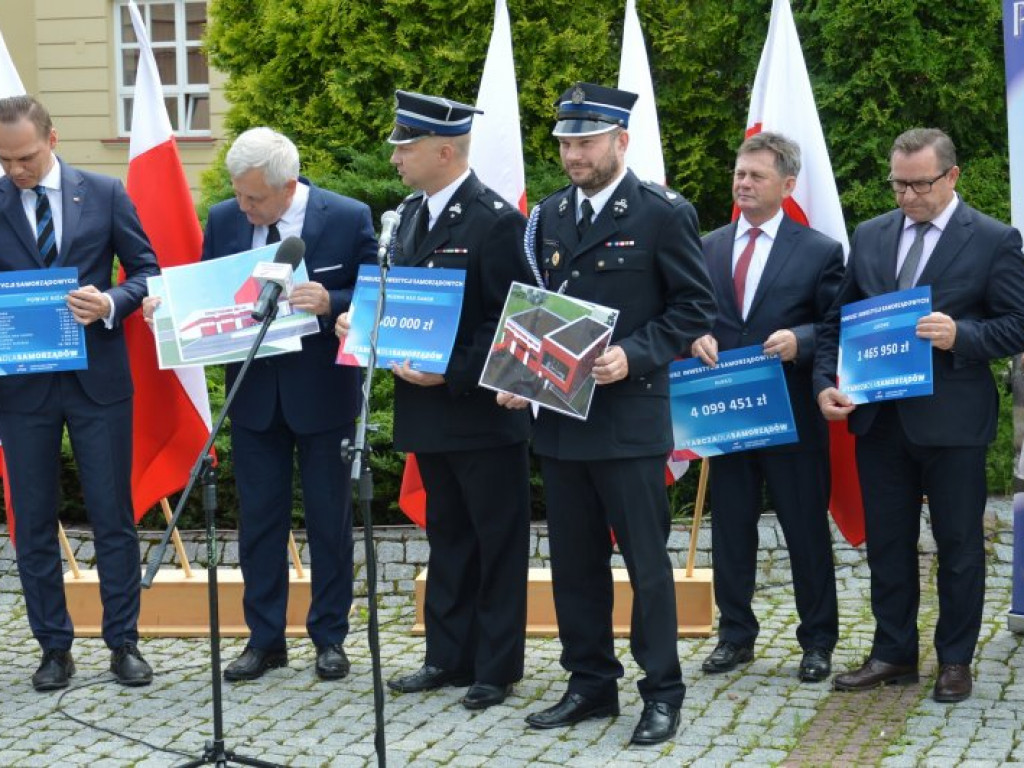 Rafał Weber wręczył promesy włodarzom z terenów powiatu niżańskiego [zdjęcia]