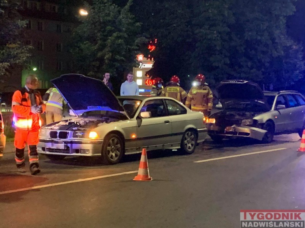 Tarnobrzeg. Wypadek na ulicy Sikorskiego. Jedna osoba w szpitalu [zdjęcia]