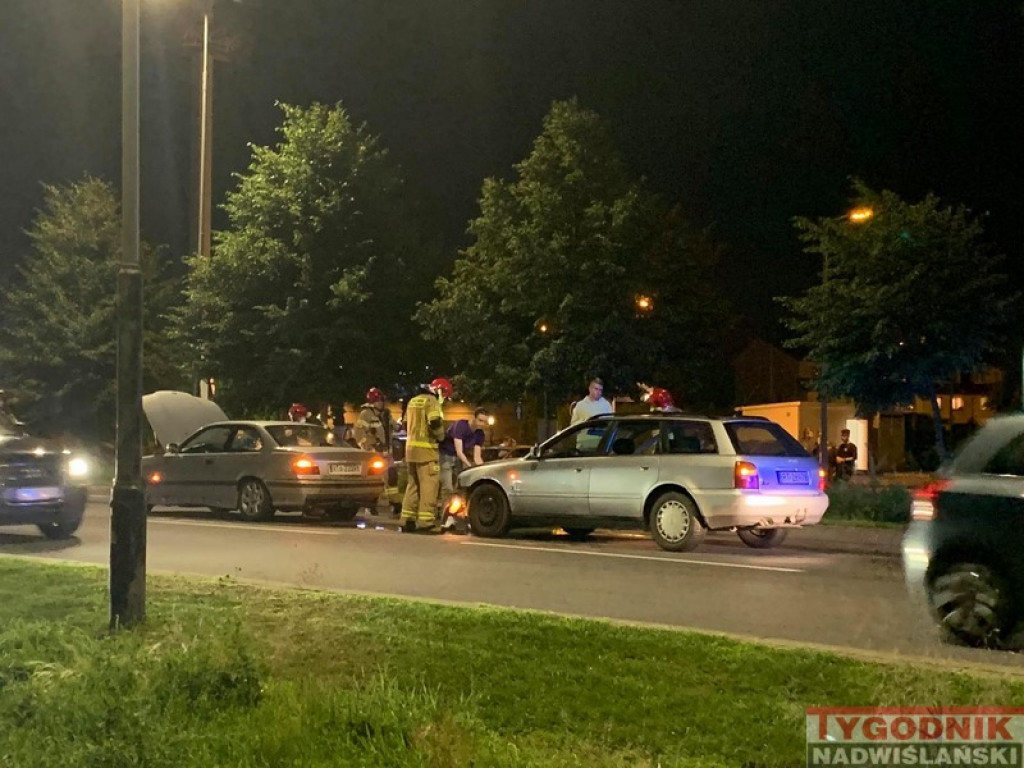 Tarnobrzeg. Wypadek na ulicy Sikorskiego. Jedna osoba w szpitalu [zdjęcia]