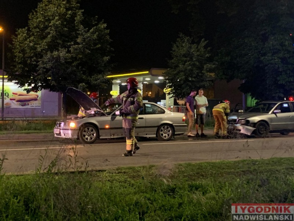 Tarnobrzeg. Wypadek na ulicy Sikorskiego. Jedna osoba w szpitalu [zdjęcia]