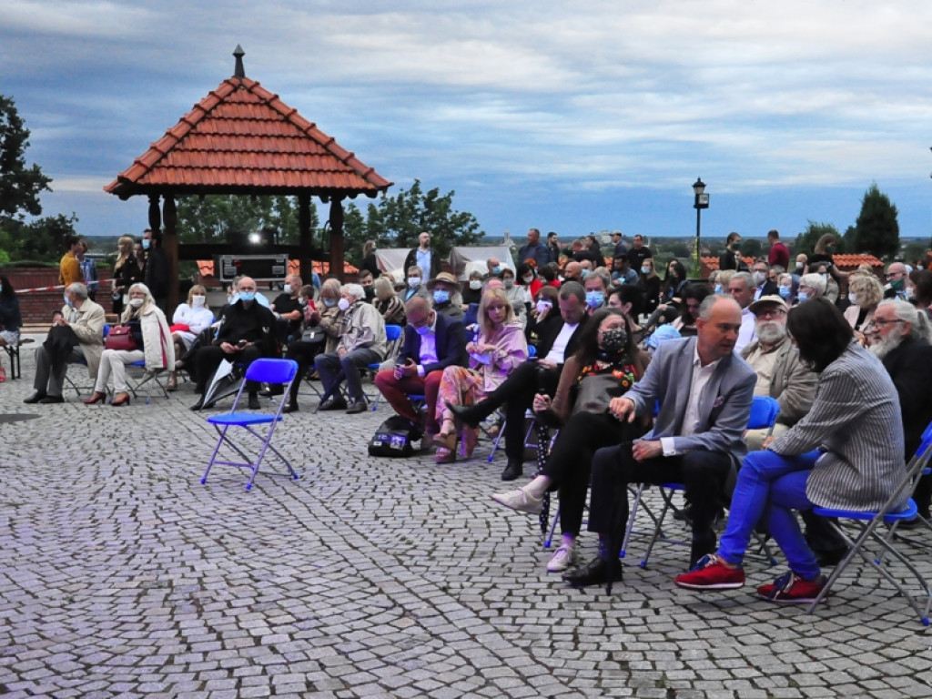 Piosenki, życzenia, prezenty i ... wyznania miłosne. Urodziny Jacka Cygana w Sandomierzu [zdjęcia]