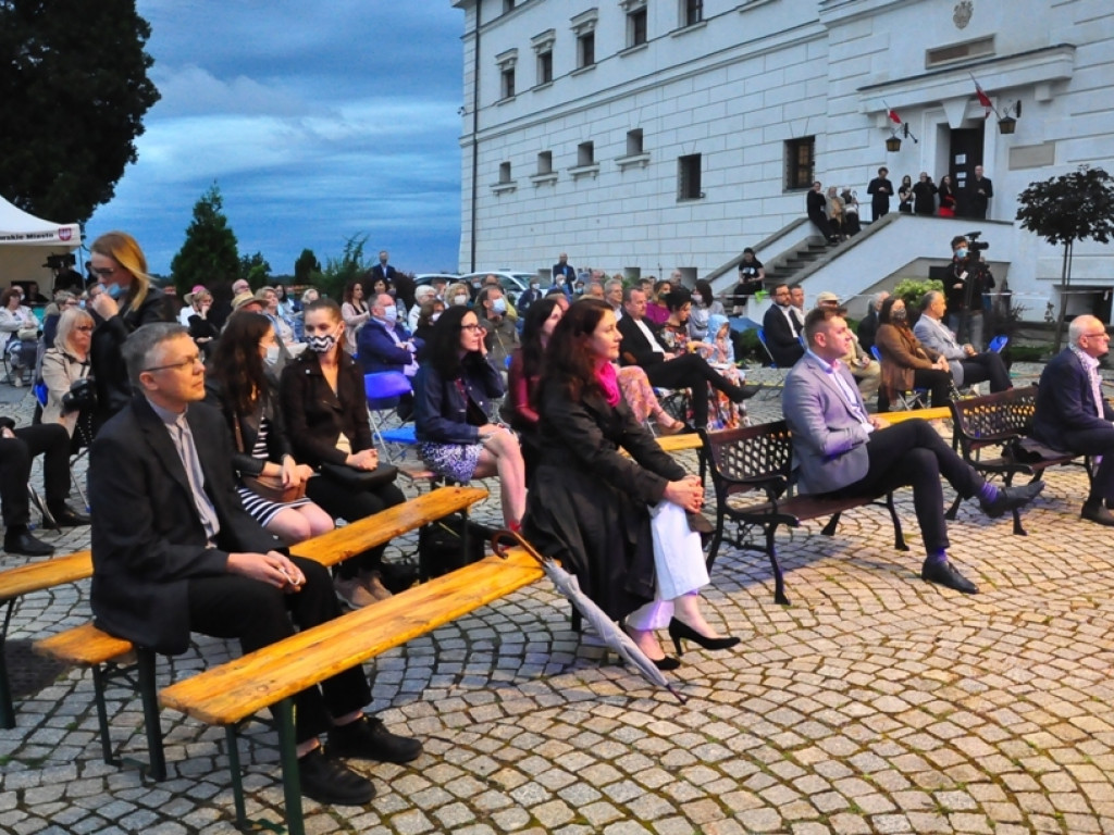 Piosenki, życzenia, prezenty i ... wyznania miłosne. Urodziny Jacka Cygana w Sandomierzu [zdjęcia]