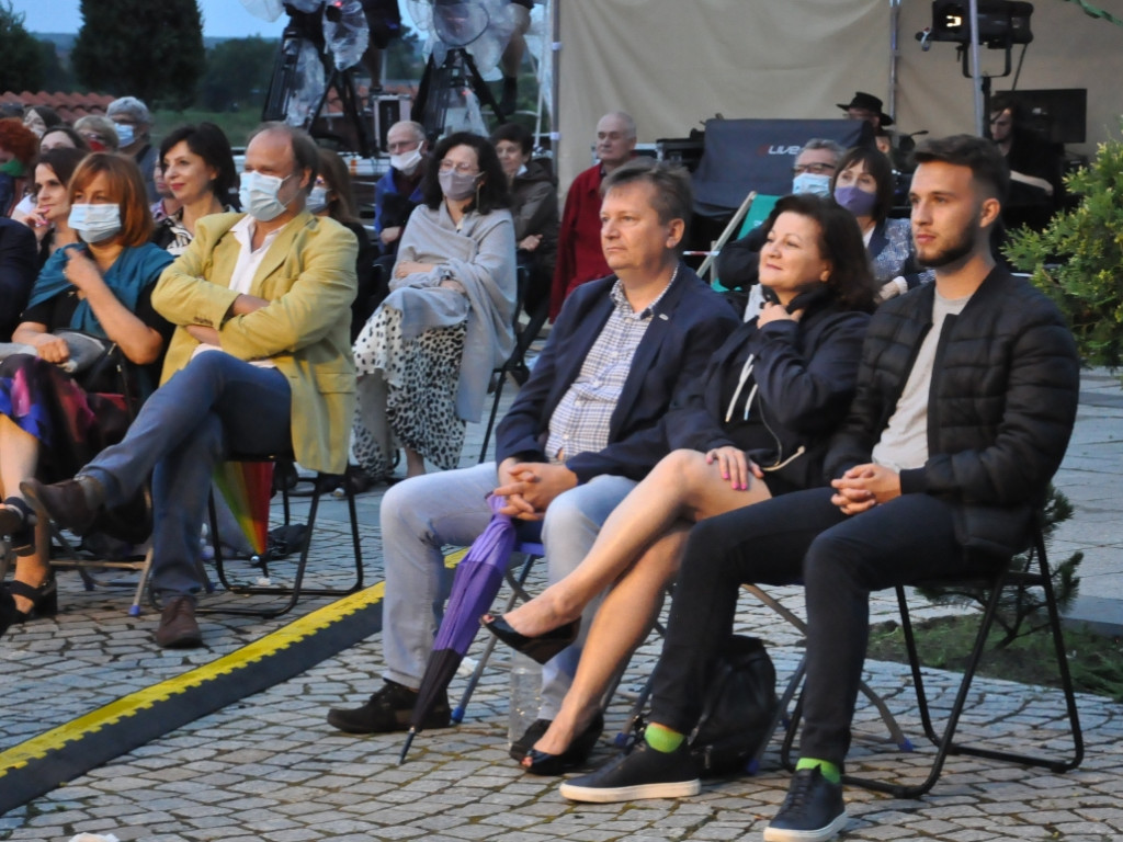 Piosenki, życzenia, prezenty i ... wyznania miłosne. Urodziny Jacka Cygana w Sandomierzu [zdjęcia]