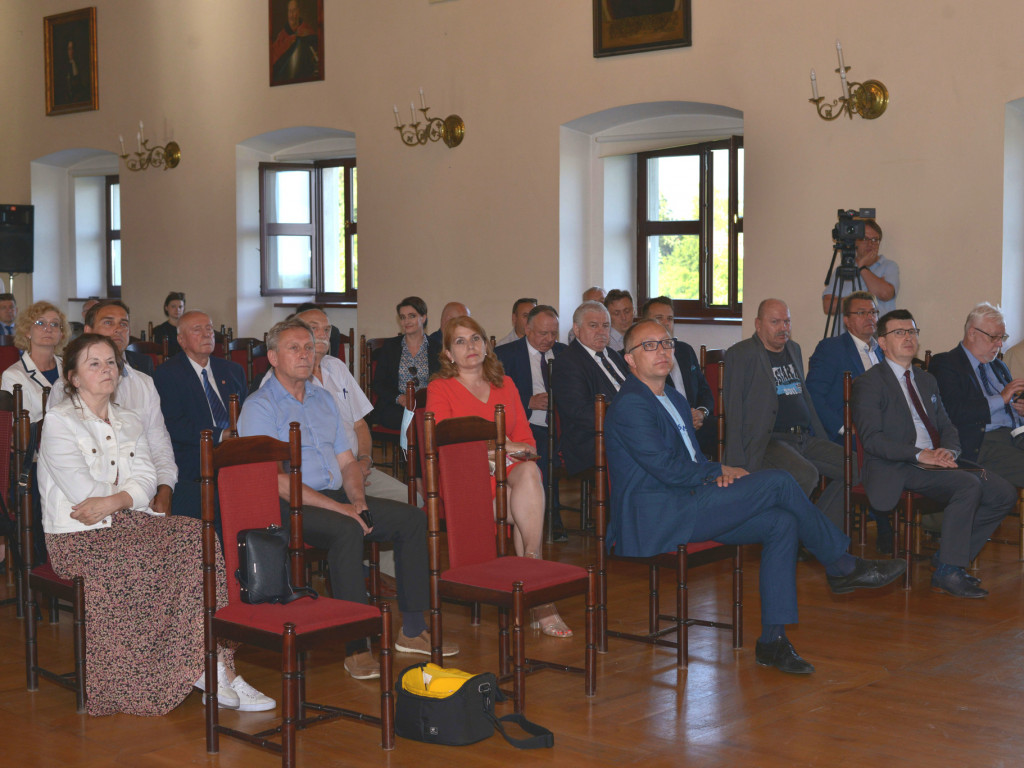 30 lat samorządności. Debata w Sandomierzu. Wśród uczestników profesor Jerzy Stępień i prezydent Poznania Jacek Jaśkowiak