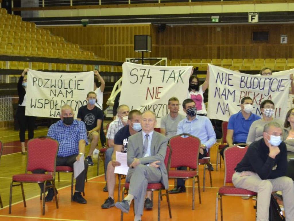 Olbrzymie emocje podczas spotkania w sprawie przebiegu drogi ekspresowej S 74 przez Tarnobrzeg  [zdjęcia]