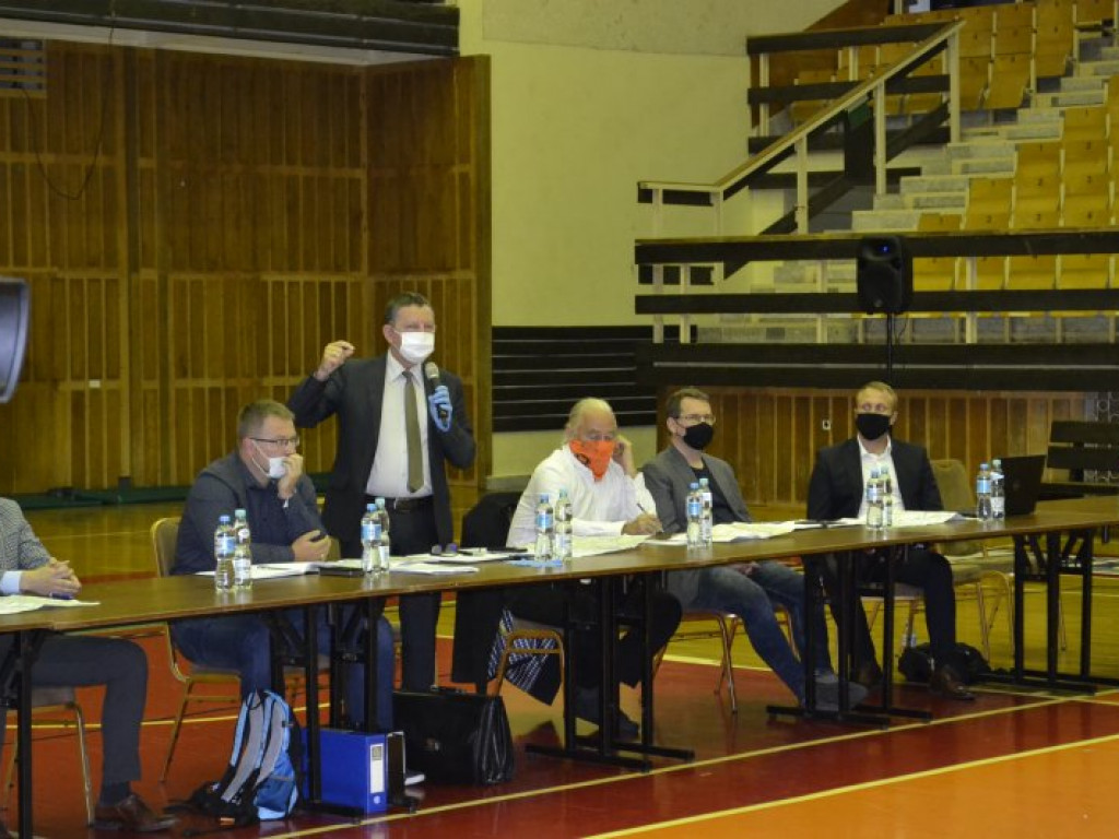 Olbrzymie emocje podczas spotkania w sprawie przebiegu drogi ekspresowej S 74 przez Tarnobrzeg  [zdjęcia]