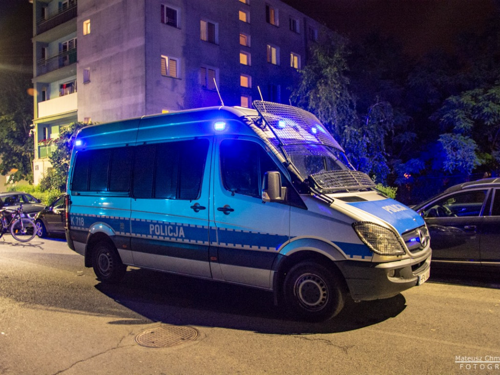 Mieszkaniec Tarnobrzega zaatakowany siekierą we własnym mieszkaniu [zdjęcia]