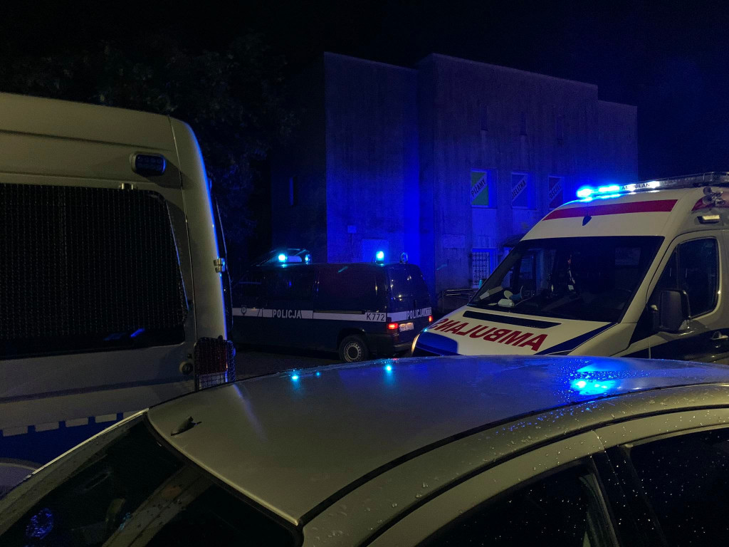 Mieszkaniec Tarnobrzega zaatakowany siekierą we własnym mieszkaniu [zdjęcia]