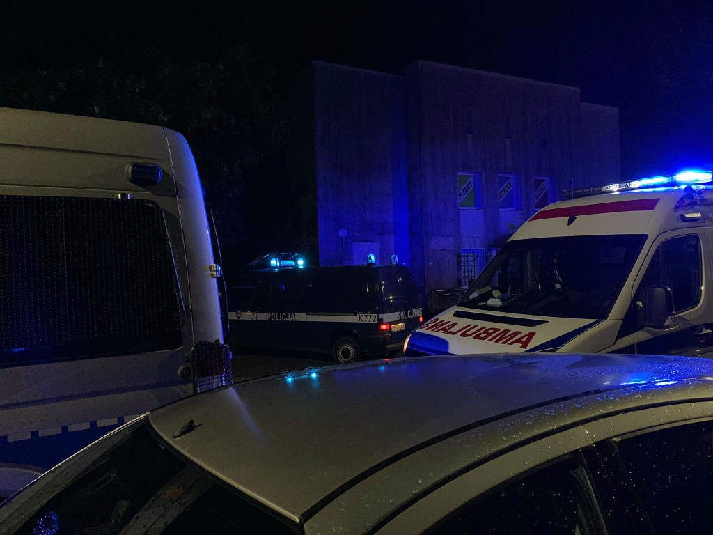 Mieszkaniec Tarnobrzega zaatakowany siekierą we własnym mieszkaniu [zdjęcia]