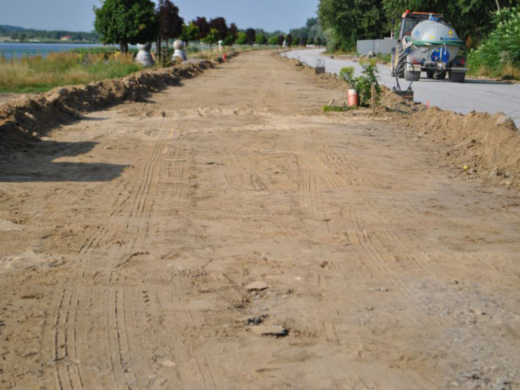 Trwają prace nad Jeziorem Tarnobrzeskim. Są postępy [zdjęcia]