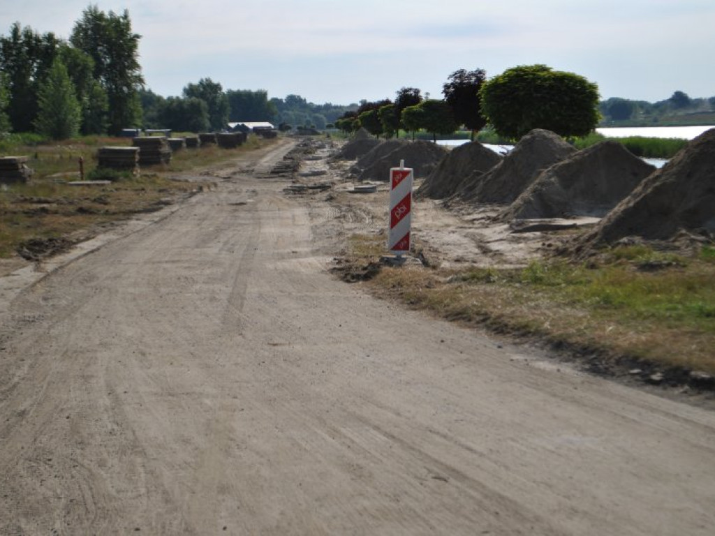 Trwają prace nad Jeziorem Tarnobrzeskim. Są postępy [zdjęcia]