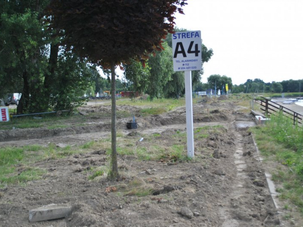Trwają prace nad Jeziorem Tarnobrzeskim. Są postępy [zdjęcia]