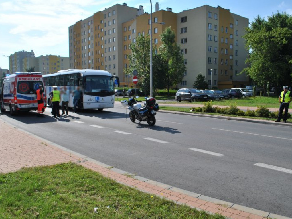 Tarnobrzeg. Zderzenie rowerzysty z pojazdem do nauki jazdy [zdjęcia]