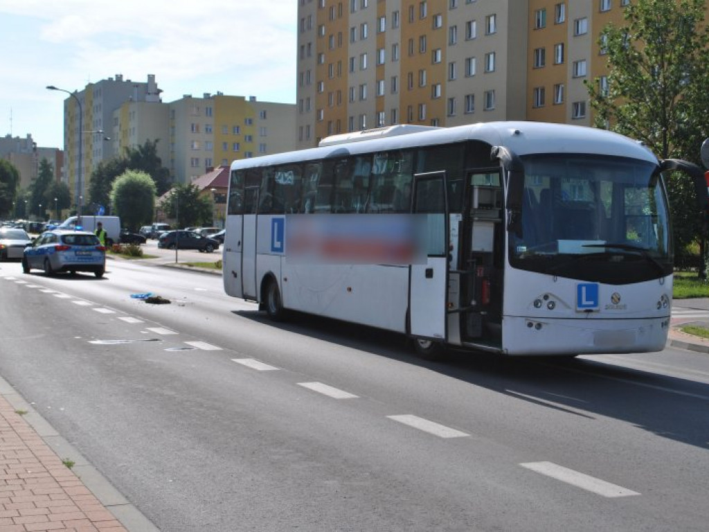 Tarnobrzeg. Zderzenie rowerzysty z pojazdem do nauki jazdy [zdjęcia]