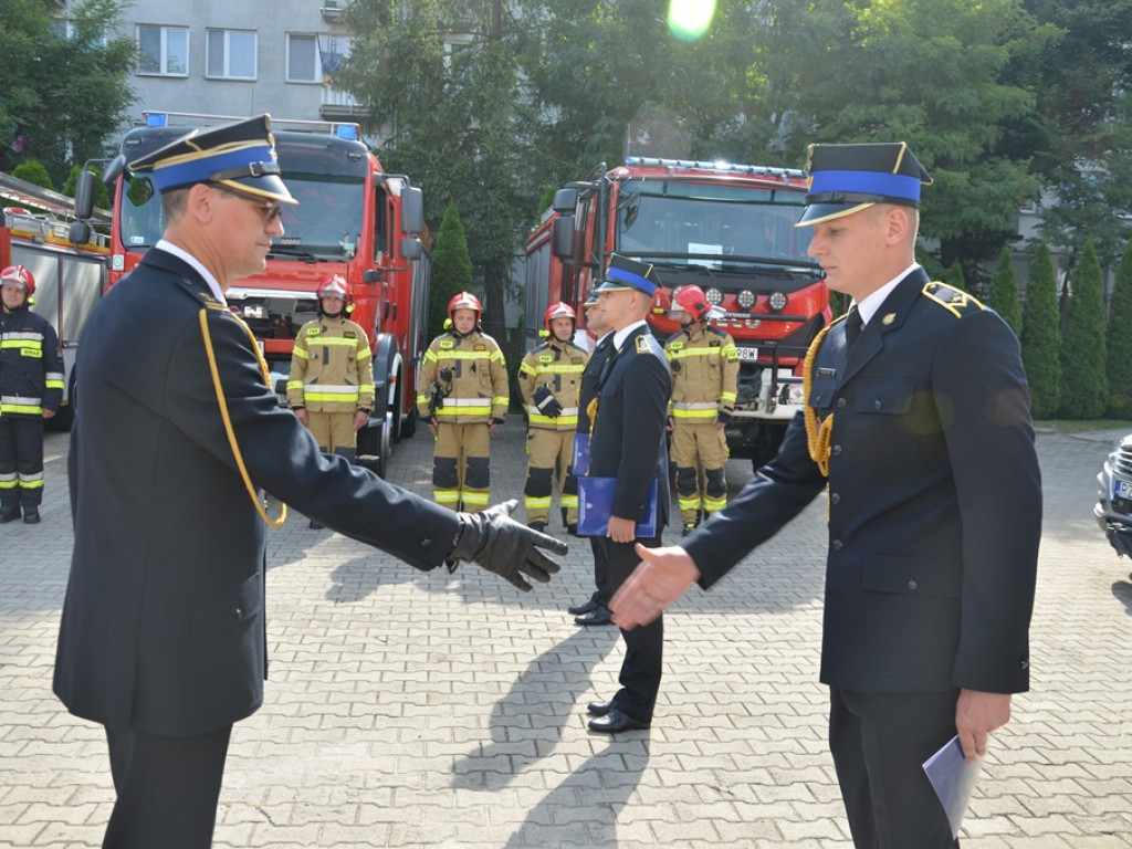 Uroczysta zbiórka i promocja strażaków w PSP Tarnobrzeg [zdjęcia]