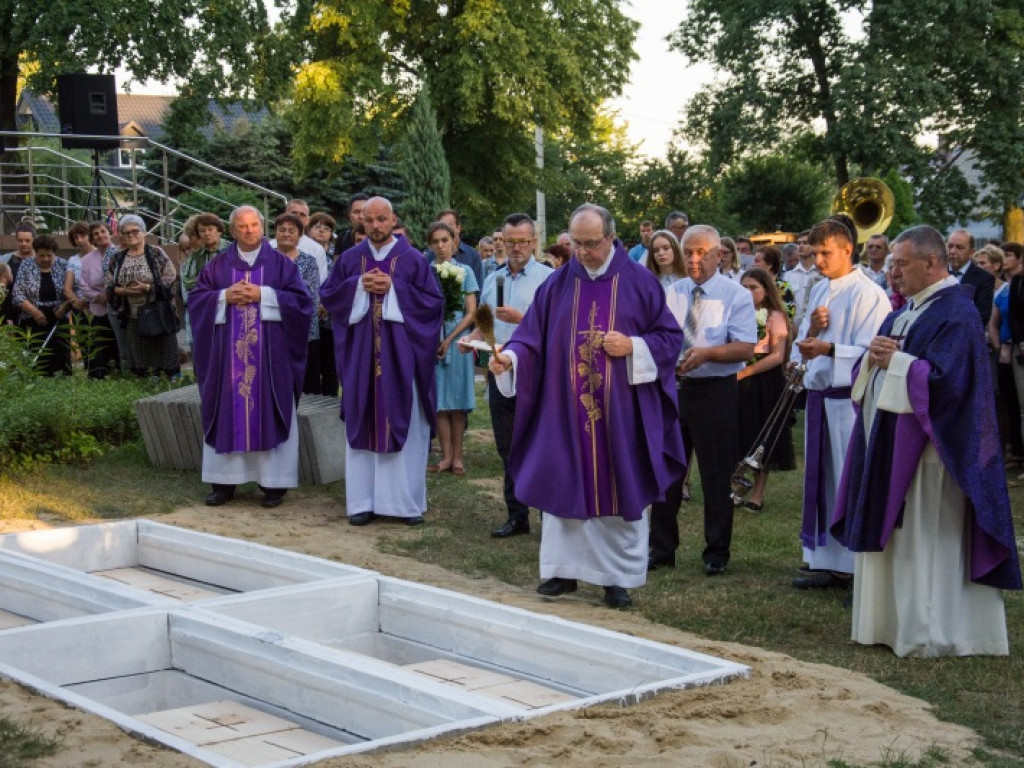 Jeżowe. Pożegnanie przodków [zdjęcia]