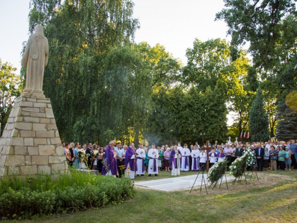 Jeżowe. Pożegnanie przodków [zdjęcia]