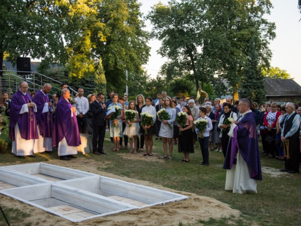 Jeżowe. Pożegnanie przodków [zdjęcia]
