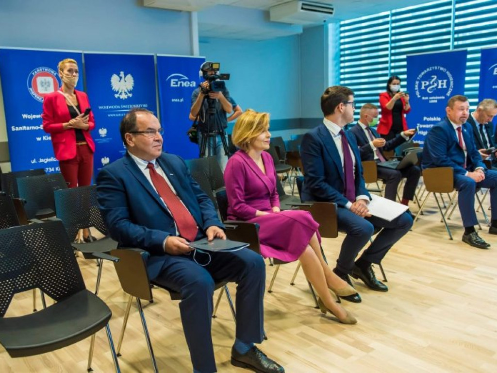Grupa Enea ufundowała dla kieleckiego laboratorium nowy sprzęt do badań w kierunku koronawirusa