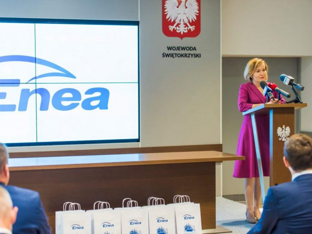 Grupa Enea ufundowała dla kieleckiego laboratorium nowy sprzęt do badań w kierunku koronawirusa