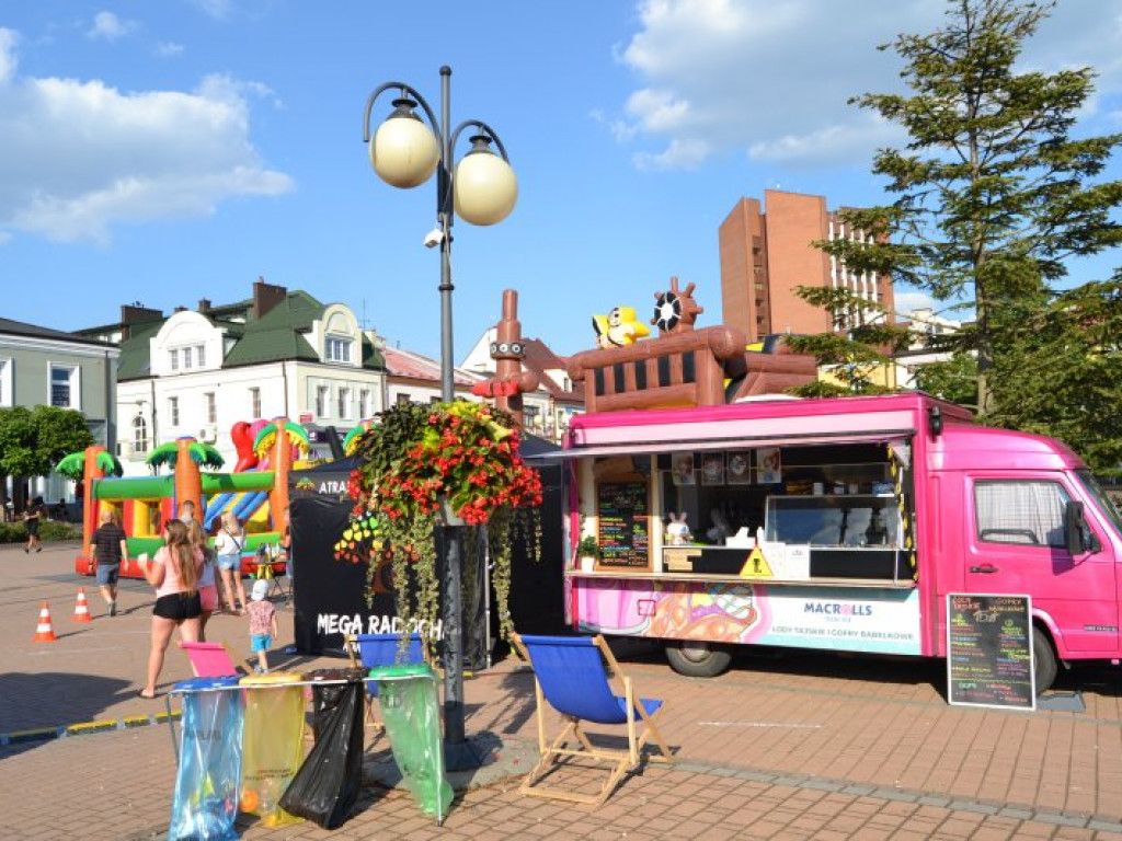 Zaczął się zlot foodtrucków w Tarnobrzegu (zdjęcia)