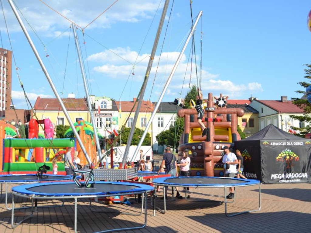 Zaczął się zlot foodtrucków w Tarnobrzegu (zdjęcia)