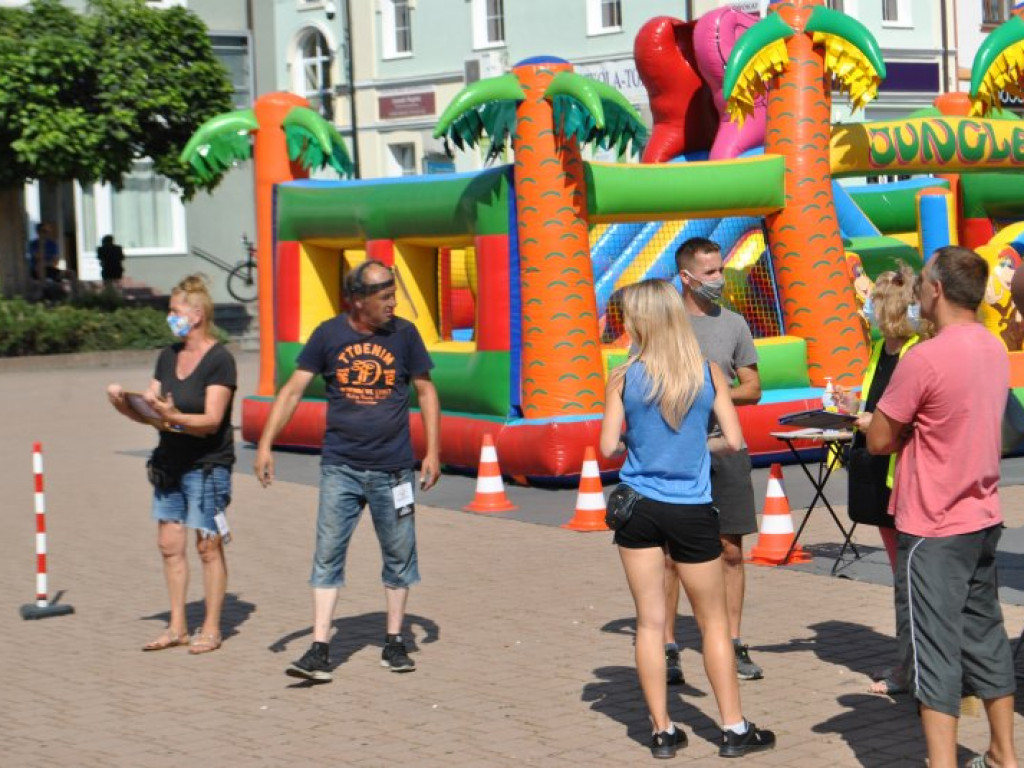 Zaczął się zlot foodtrucków w Tarnobrzegu (zdjęcia)