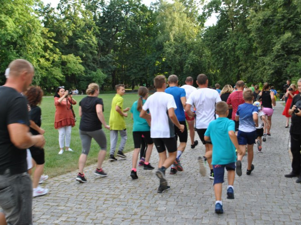 Patriotyczne bieganie w Tarnobrzegu (zdjęcia)