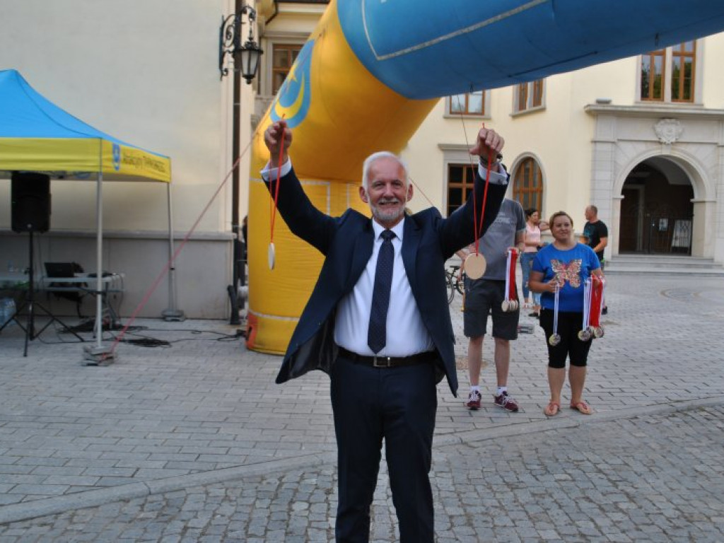 Patriotyczne bieganie w Tarnobrzegu (zdjęcia)