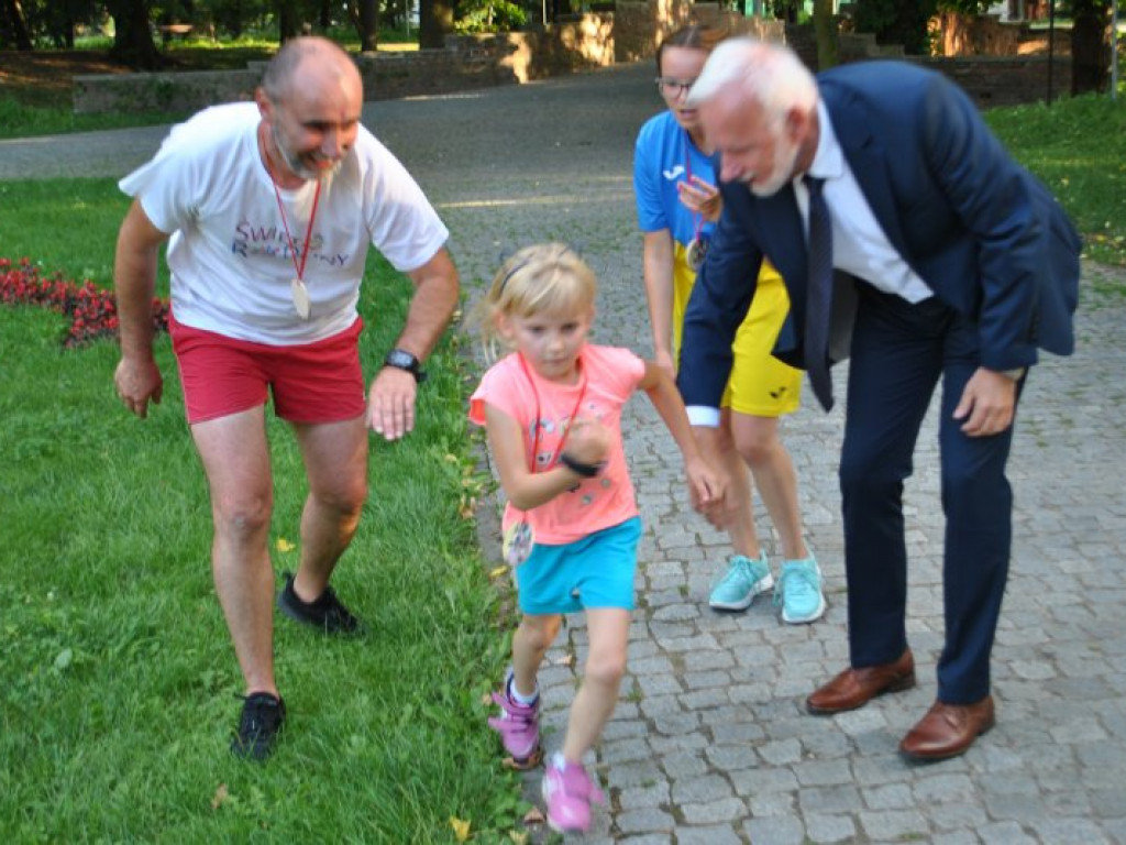 Patriotyczne bieganie w Tarnobrzegu (zdjęcia)